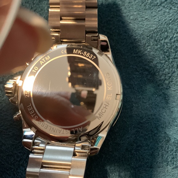 Michael Kors Watch - Picture 2 of 4